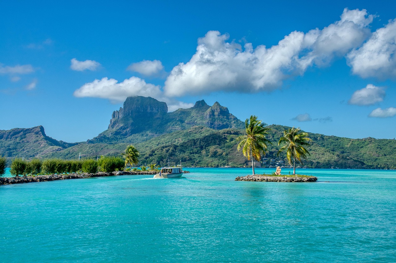 Bora Bora https://pixabay.com/photos/island-tropical-blue-waters-5783440/
