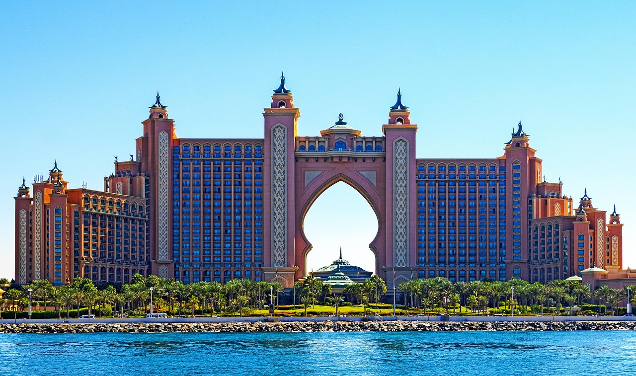 Dubai https://pixabay.com/photos/dubai-atlantis-hotel-emirates-4722074/