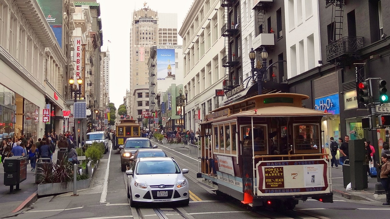 San Francisco https://pixabay.com/photos/usa-america-san-francisco-1206240/