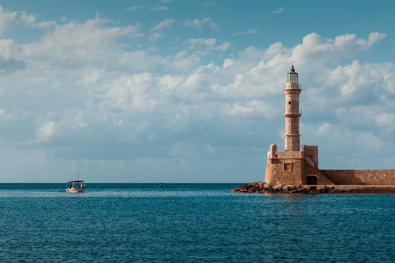 Greece Tips https://pixabay.com/photos/lighthouse-sea-mood-clouds-2104591/