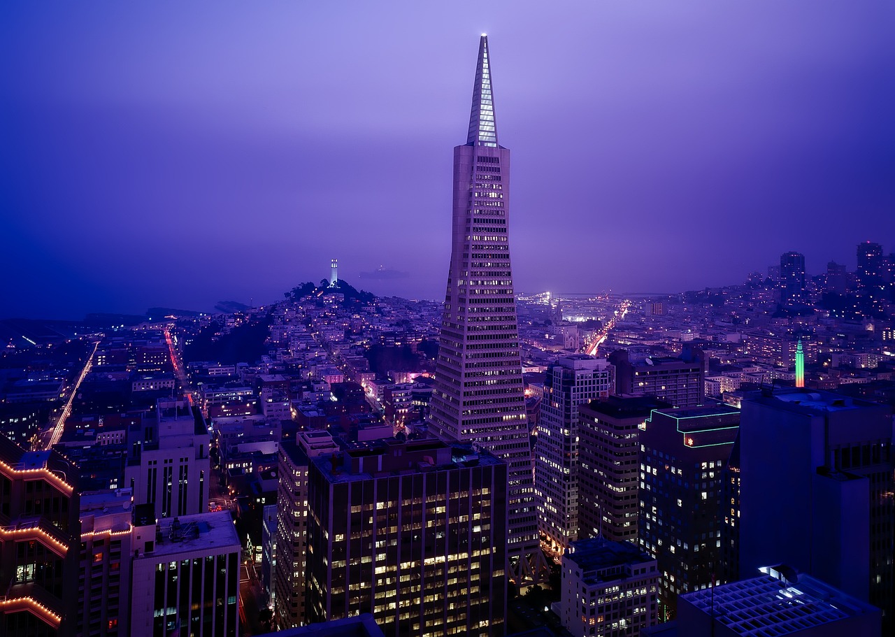 San Francisco Tips https://pixabay.com/photos/transamerica-pyramid-skyline-city-1633203/